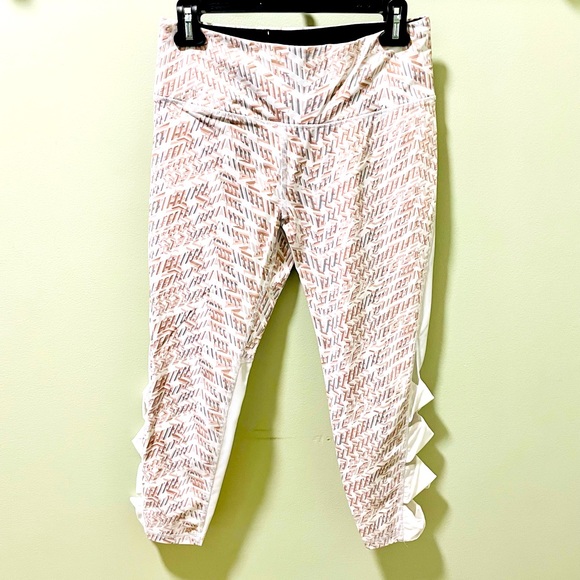 Victoria's Secret Pants - Victoria’s Secret Sport Mesh Detail Capri Leggings